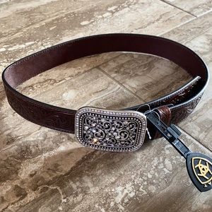 Ariat belt